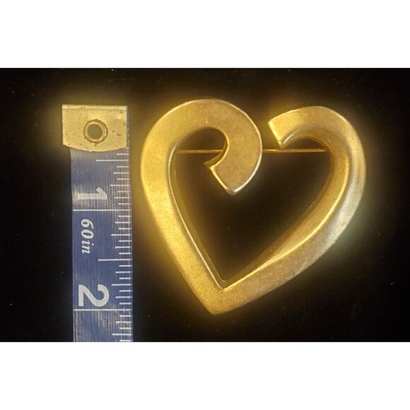 Women's Heart Brooch Pin Open Center Gold Tone Costume Jewelry 2" - Picture 4 of 5